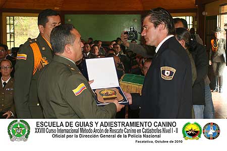 Clausura del XXVIII Curso de Método Arcón de rescate canino en Colombia.