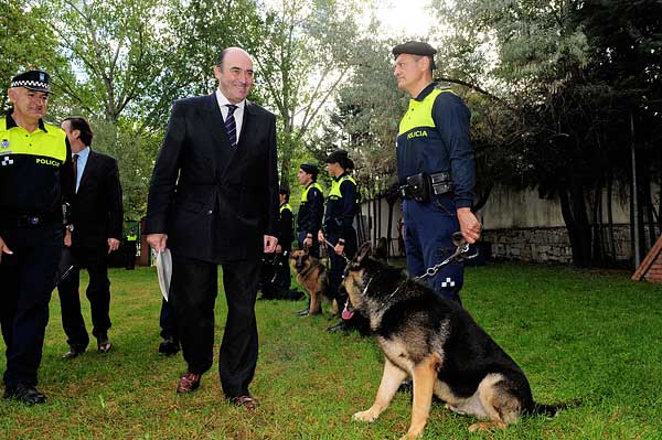 Unidad Canina de la Policía Municipal de Madrid: 25 perros y 38 agentes, que están operativos las 24 horas del día