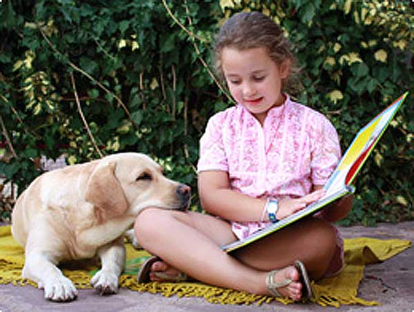 Programa R.E.A.D. en España. Perros que ayudan a leer.