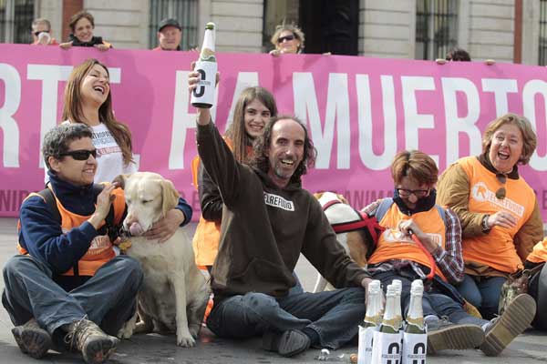 #SacrificioZero. La Asamblea de Madrid aprueba la Iniciativa Legislativa Popular presentada por El Refugio para prohibir el sacrificio de animales abandonados.