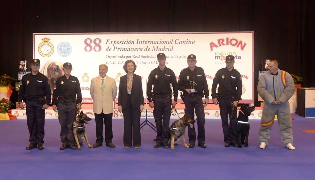 Reina-Sofia-perros-policia