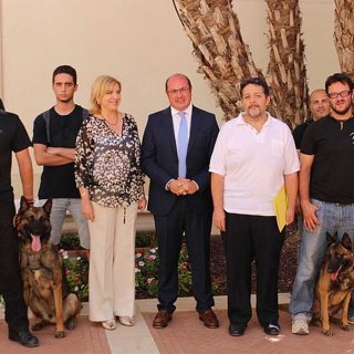 Murcia incluye un programa de perros adiestrados en su lucha contra la violencia de género