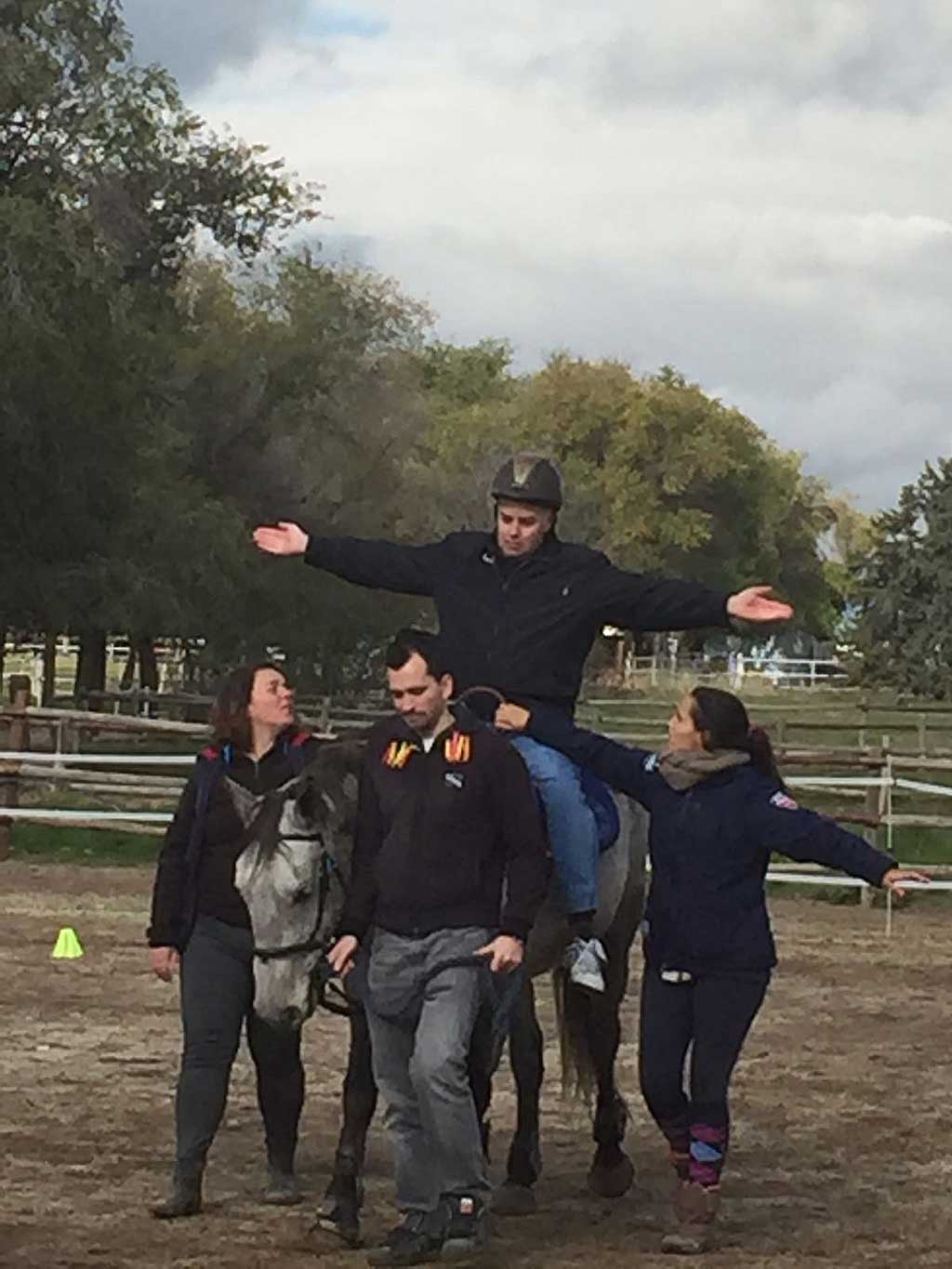 Equinoterapia, los caballos de terapia ¡también ayudan!