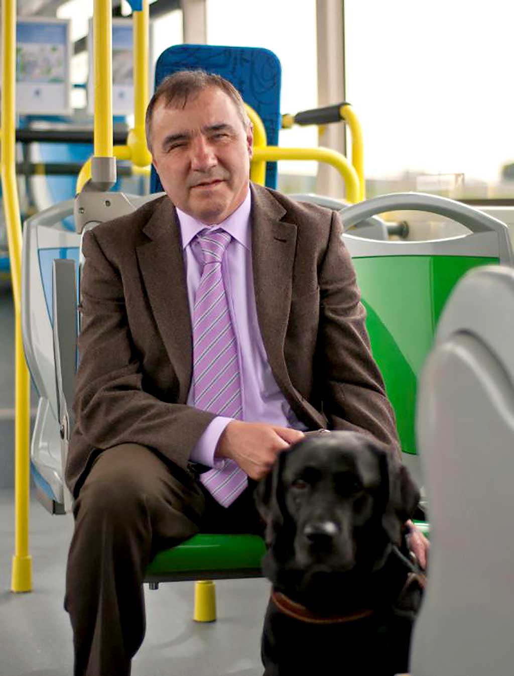 Podrás viajar con perros en los autobuses de la EMT.