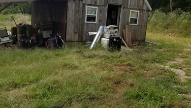 120 perros y un gato hallados muertos en la casa de unos rescatistas de animales...