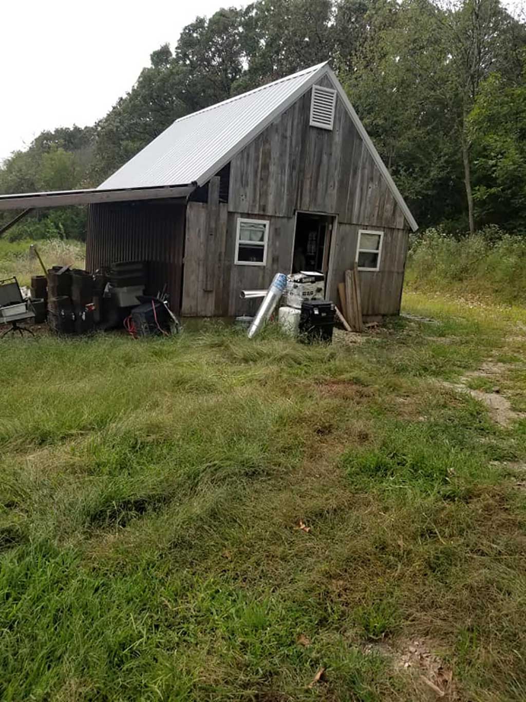 120 perros y un gato hallados muertos en la casa de unos rescatistas de animales...
