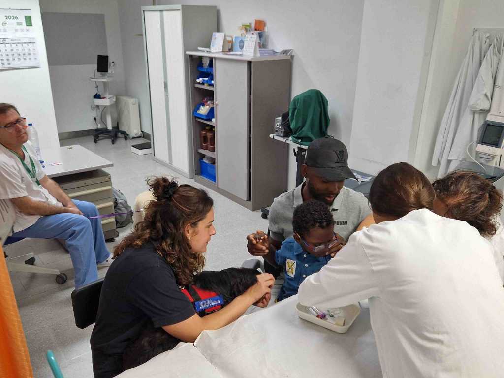 Perros para reducir el estrés infantil en el Hospital de Manacor.