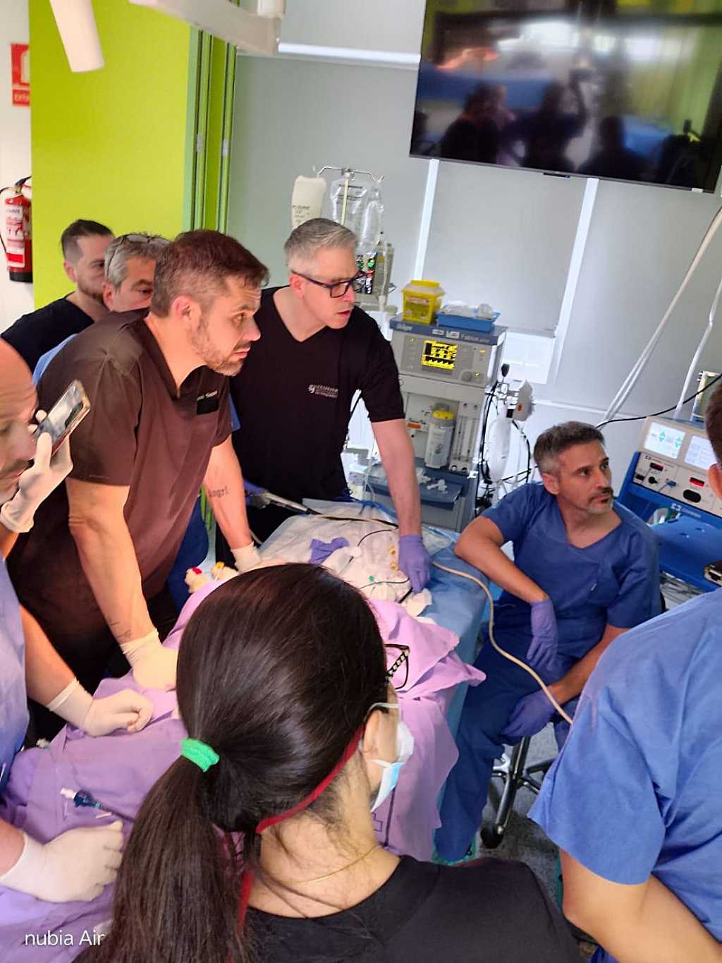 Galicia, el epicentro mundial de la cirugía mitral veterinaria. Alexis Santana, primer cirujano en España y Portugal en operar mediante la cirugía mitral con V-Clamp, ha impartido una formación avanzada en A Coruña el 15 y 16 de junio pasados, exclusiva para cirujanos veterinarios especializados en cardiología intervencionista.