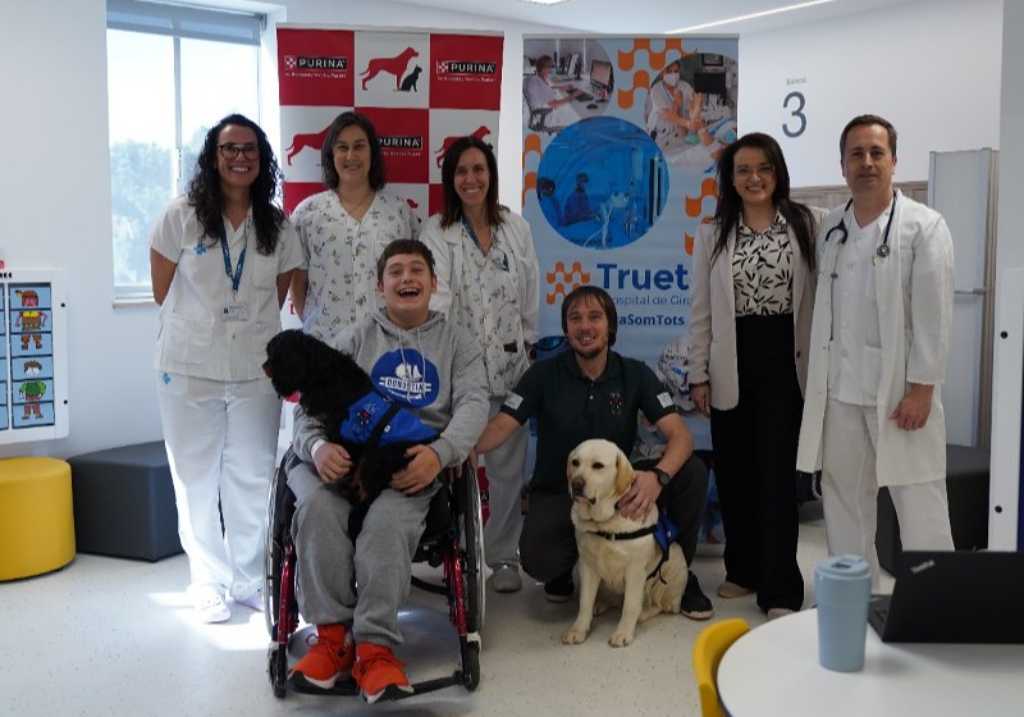 Purina celebra el segundo aniversario de la Alianza Purina Terapia Animal, una forma de humanizar la atención sanitaria a través de perros de terapia.